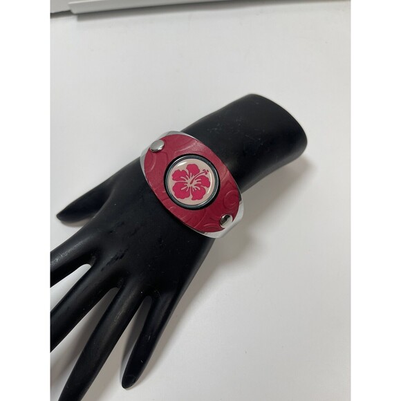 One Putt Designs Hibiscus Cuff Bracelet Designed For Ladies Golf Classic - Picture 2 of 9